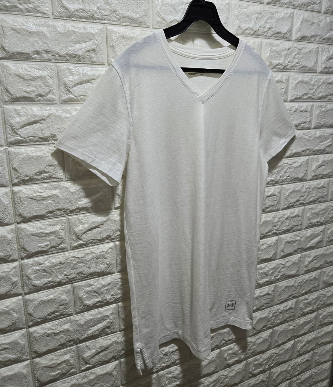 언더아머 브이넥 반팔티 95~100 상품이미지2