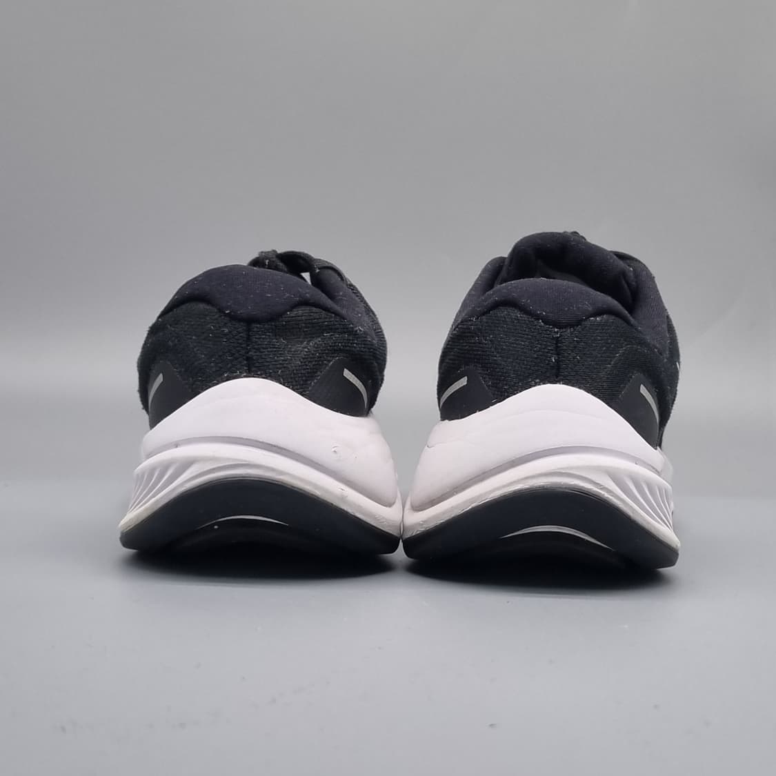 나이키 에어줌 스트럭쳐24 여성운동화235  상품이미지4