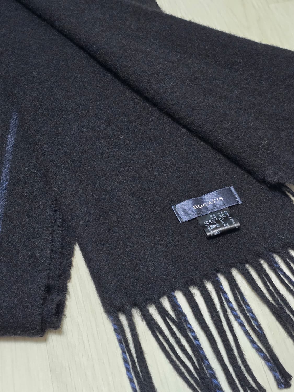 로가디스 캐시미어 함유 울 머플러 상품이미지3