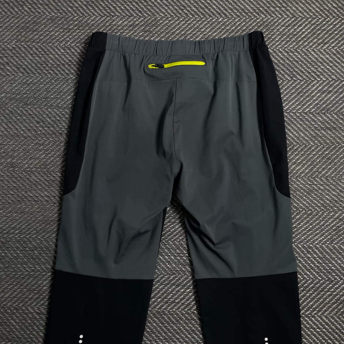 데상트 블랙 트레이닝 트래킹 팬츠 o 4046 상품이미지5