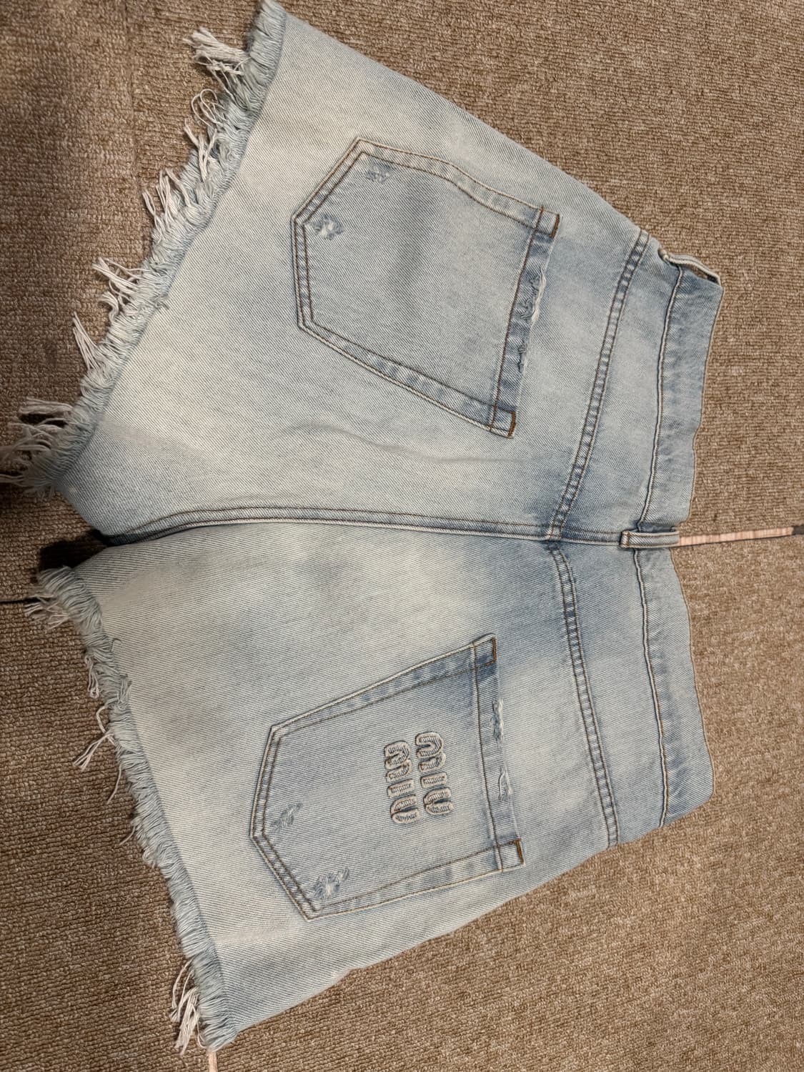 미우미우데님쇼츠 상품이미지5