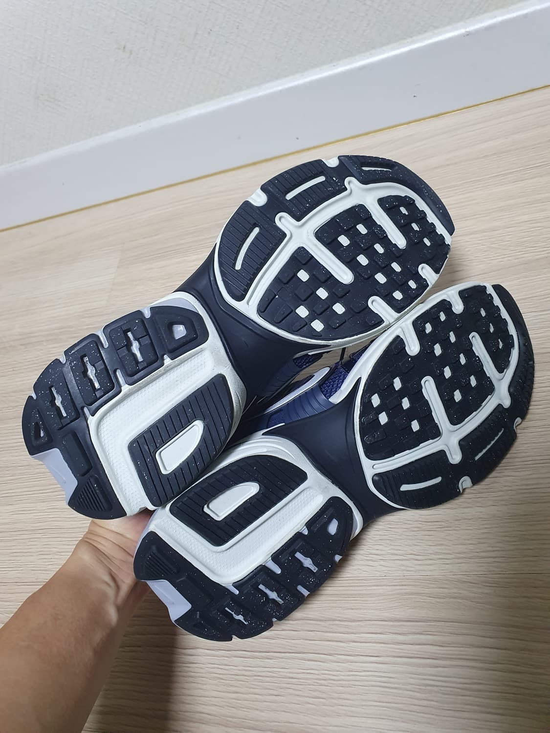 나이키 v2k 런 운동화 270 상품이미지6