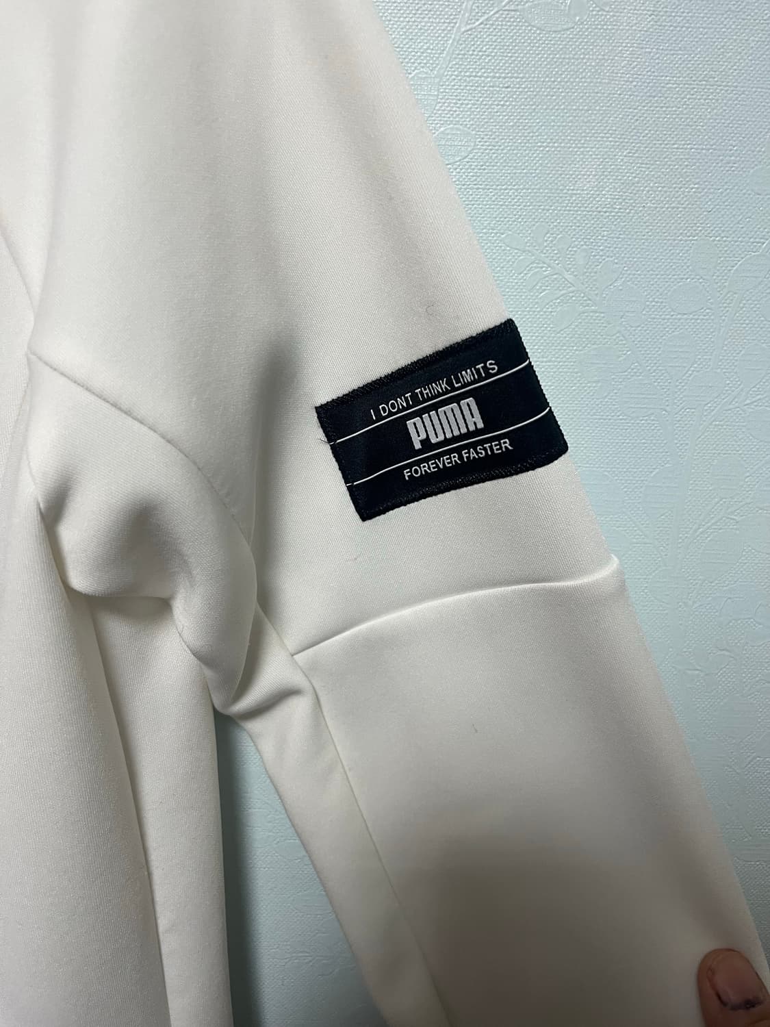 푸마 화이트 후드 집업 상품이미지4