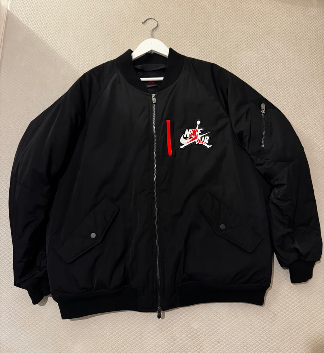 나이키 조던 윙즈 ma-1 자켓 블랙 (AV2598-010) 상품이미지1