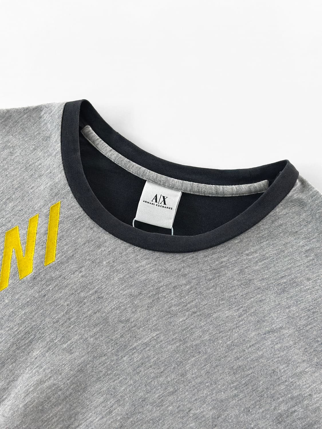 아르마니 익스체인지 컬러 블록 벨벳 로고 롱 슬리브 티 상품이미지5