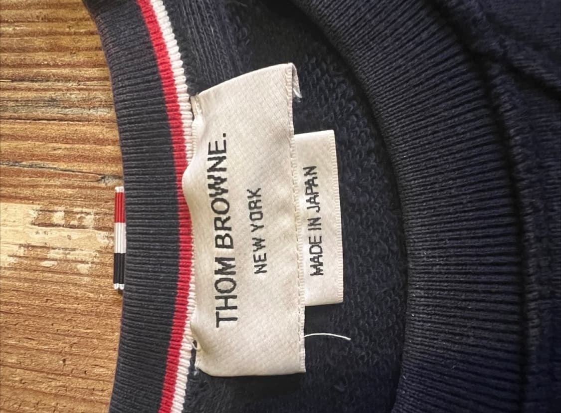 톰브라운 사선맨투맨 3사이즈팝니다 상품이미지2