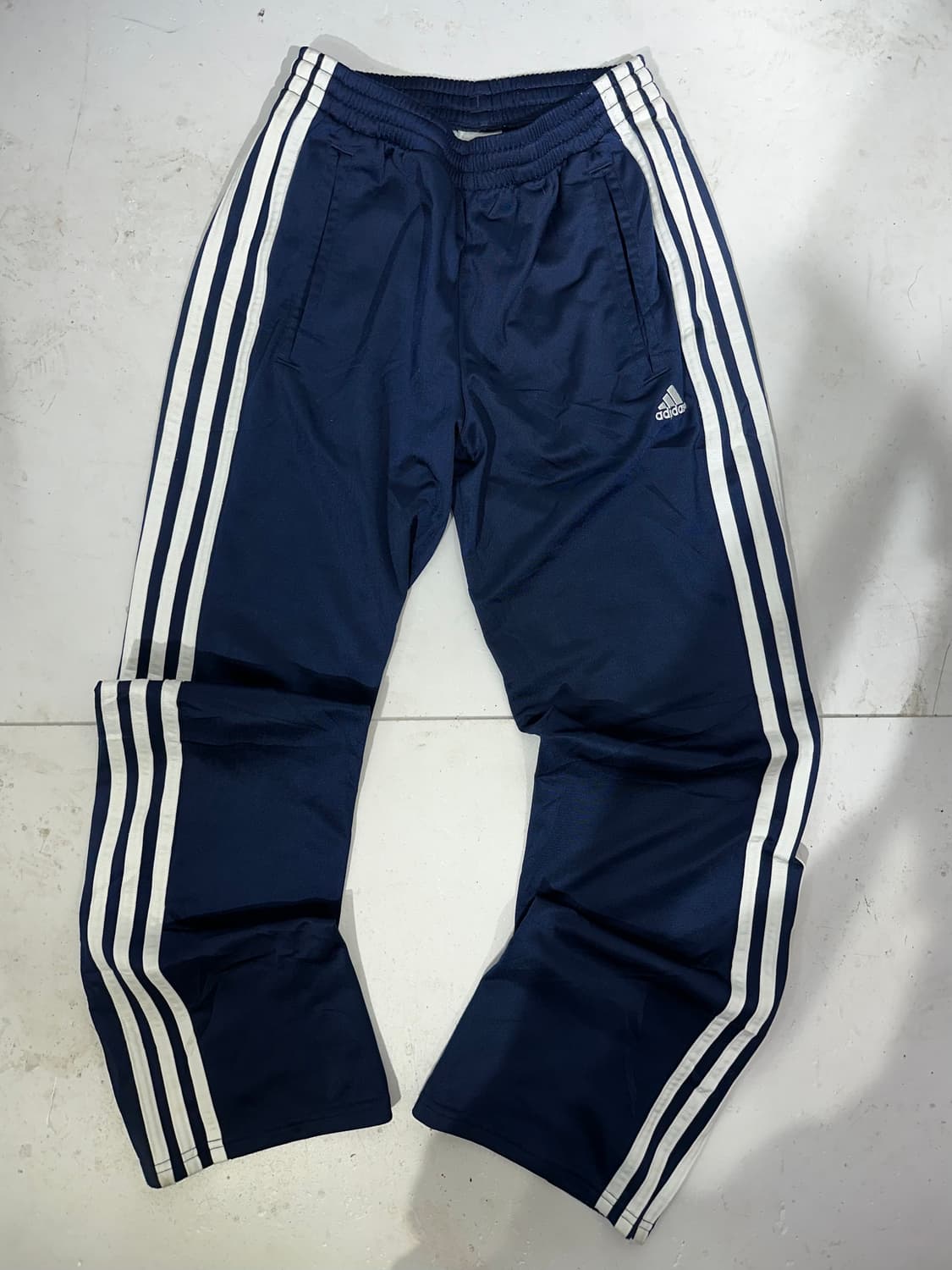 아디다스 네이비 화이트 삼선 스몰 로고 와이드 팬츠  상품이미지4
