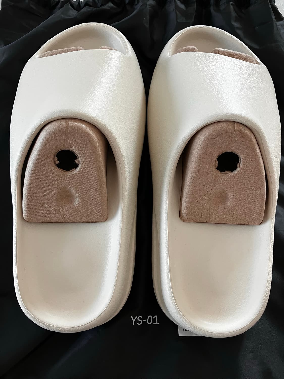 ys-01 바닐라 8사이즈 yeezy 상품이미지1