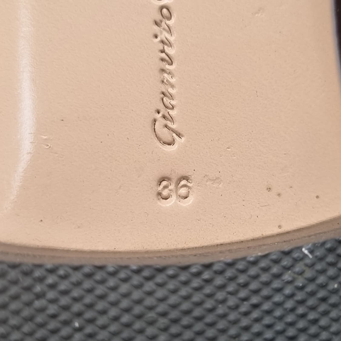 지안비토로시 벨벳 여성로퍼225 상품이미지6