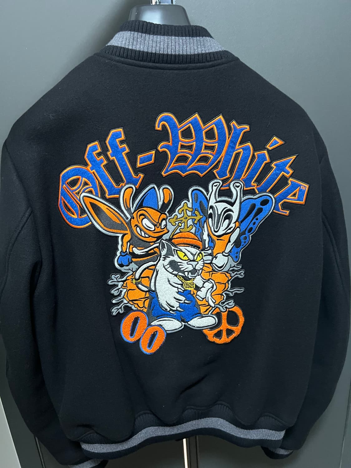 오프화이트 바시티 상품이미지2