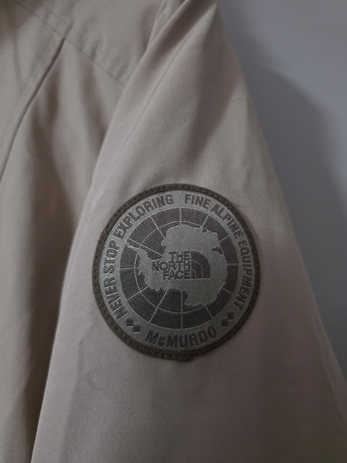 노스페이스 맥머도 베이지 사파리패딩.
싸이즈 100
 상품이미지6