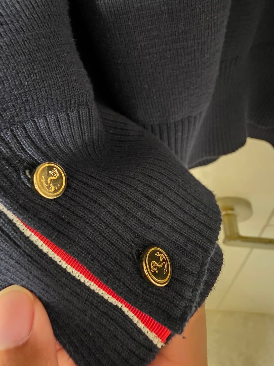 [4,새상품급]25ss 톰브라운 밀라노스티치 금장 니트 상품이미지4