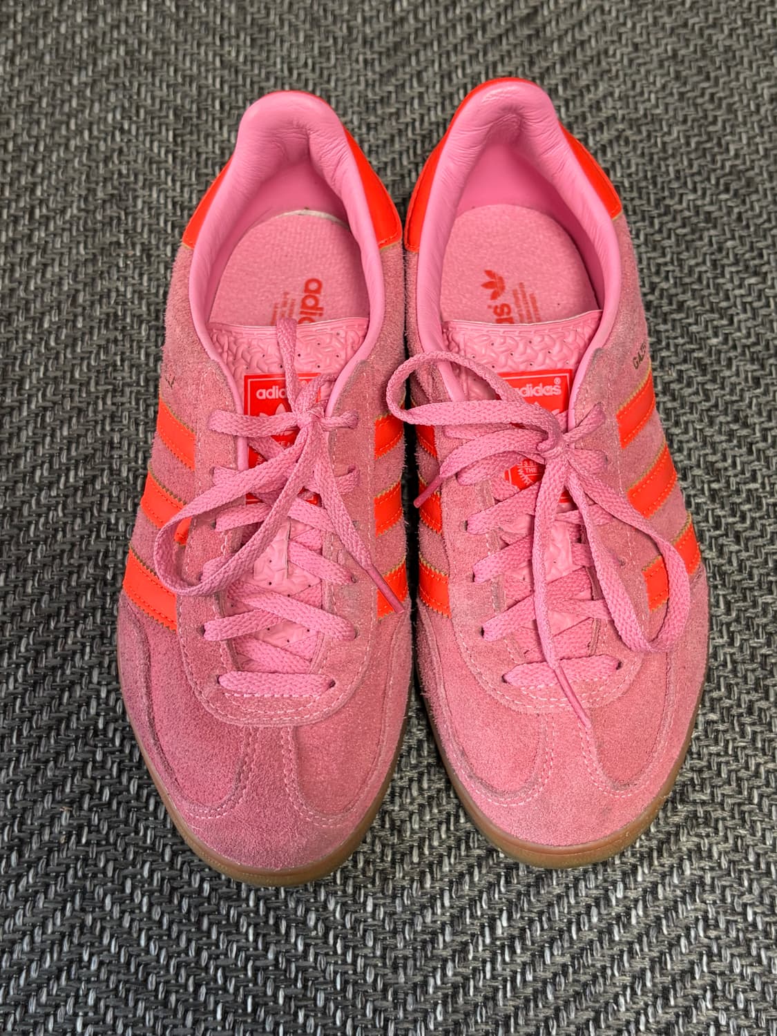 아디다스 가젤 인도어 빔핑크솔라레드  220
 상품이미지1