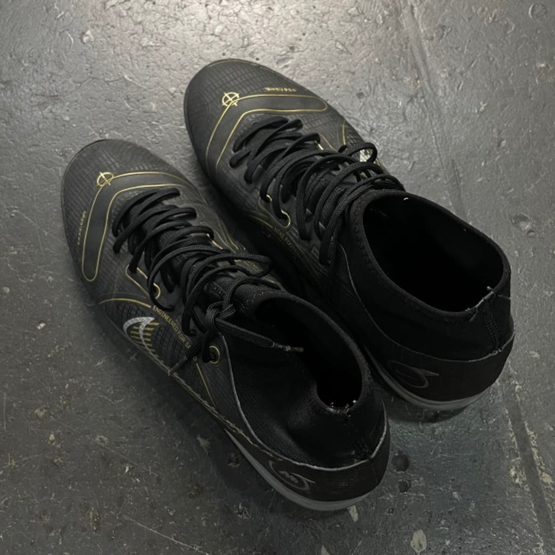 270 나이키 슈퍼플라이 8 풋살화 상품이미지2