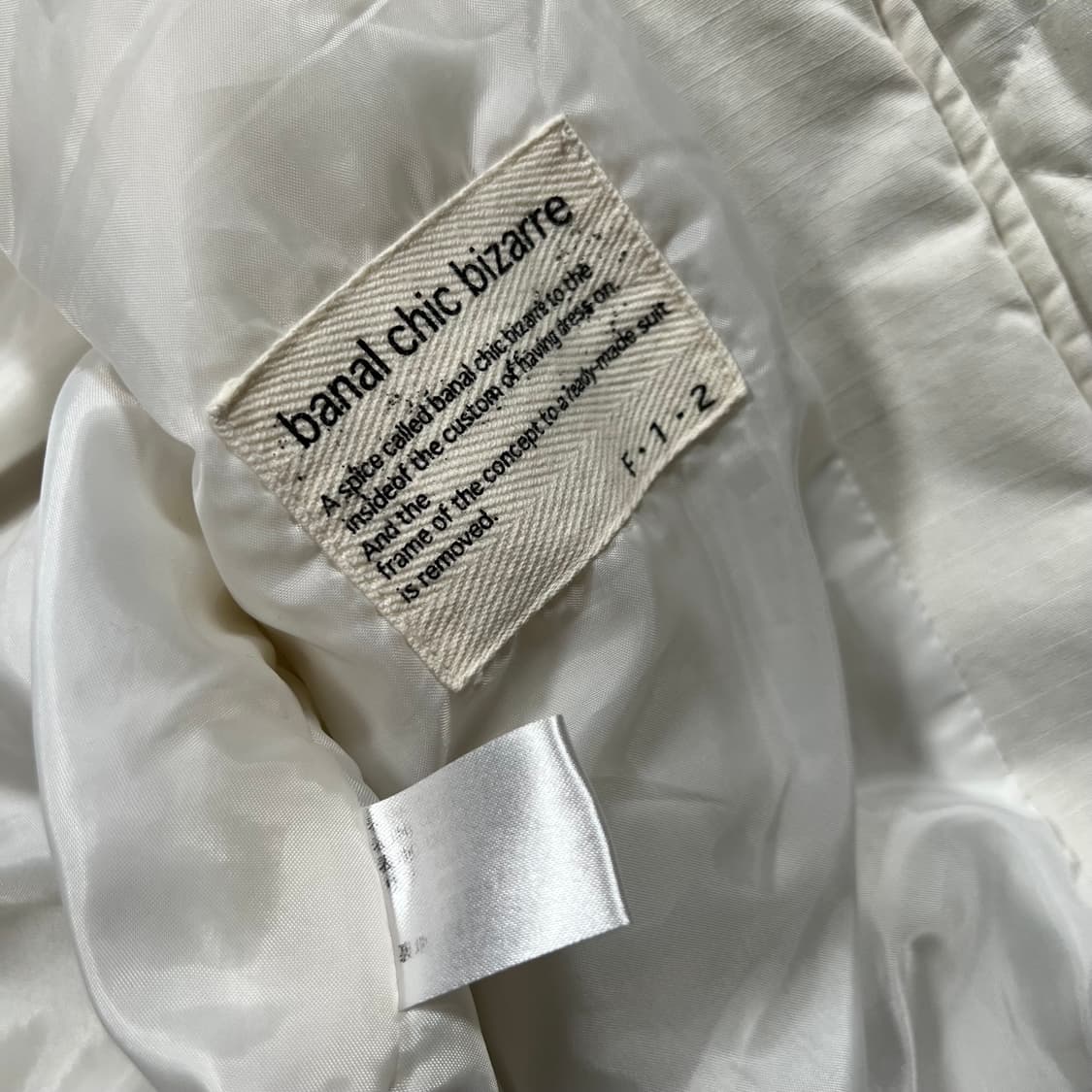 banal chic bizarre 바날 시크 비자르 투웨이 크롭 ma1  상품이미지5