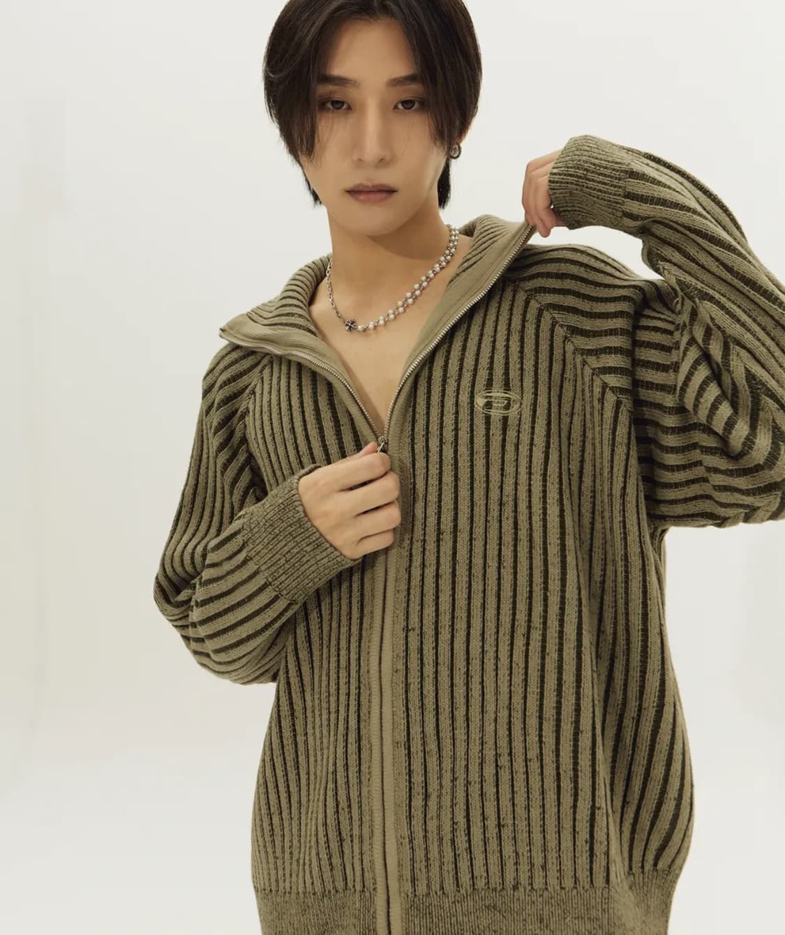 본챔스 투톤 하이넥 니트집업 카키 2사이즈 상품이미지1