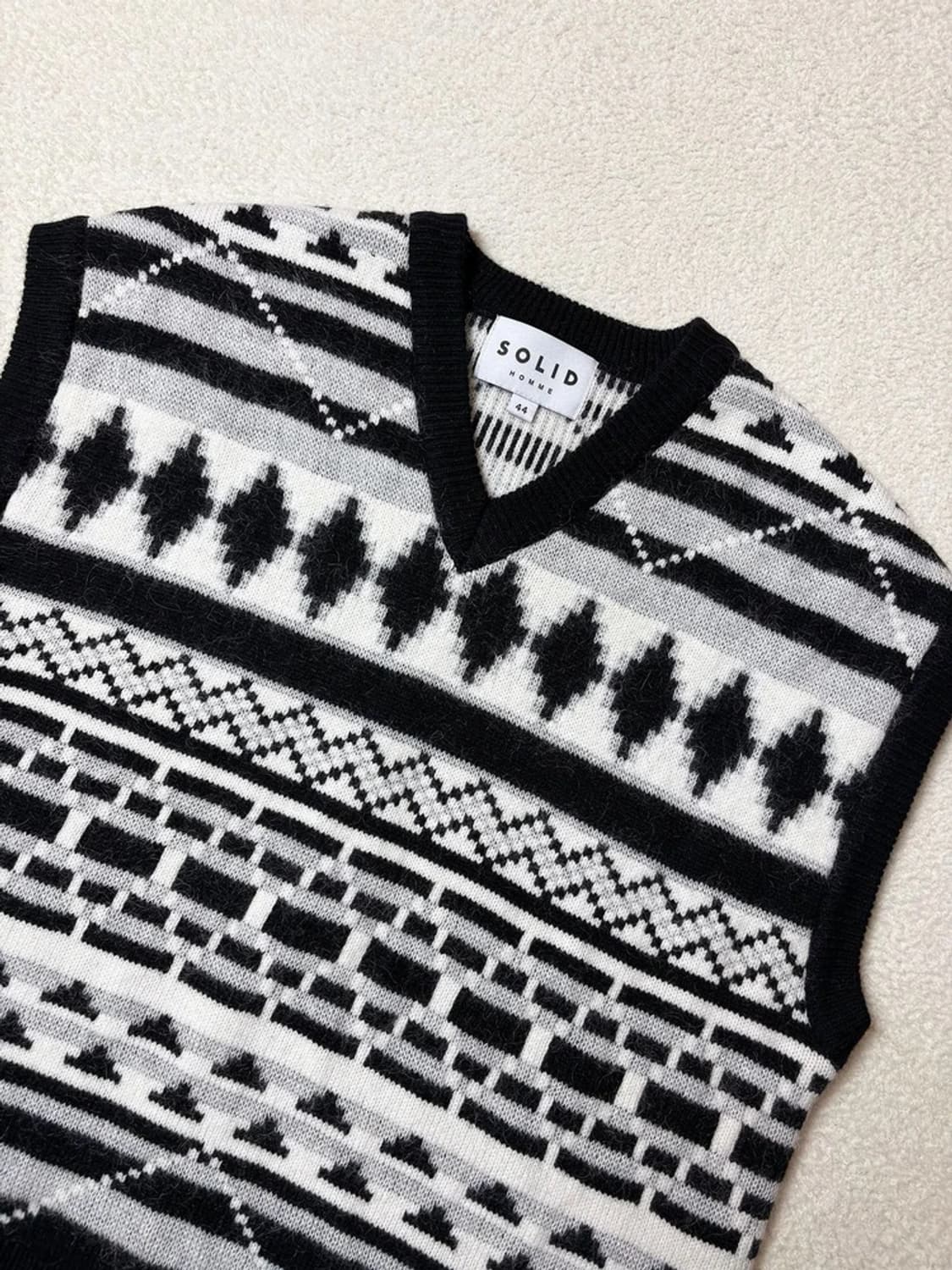 솔리드옴므 22FW 자카드 모헤어 니트 베스트 PN6569 상품이미지3