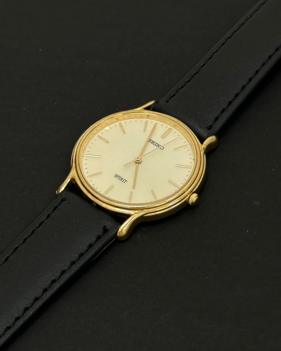 세이코 스피릿 골드 라운드 쿼츠 시계 상품이미지5