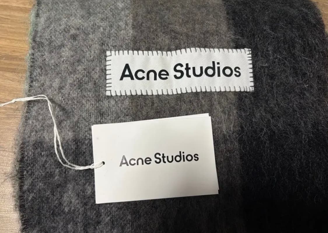 아크네스튜디오 모헤어 체크머플러 판매합니다 상품이미지4