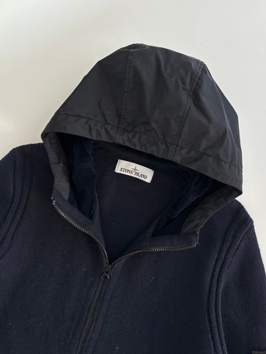 Stone-Island 스톤 아일랜드 와펜 네이비컬러 니트 후드집업 상품이미지6