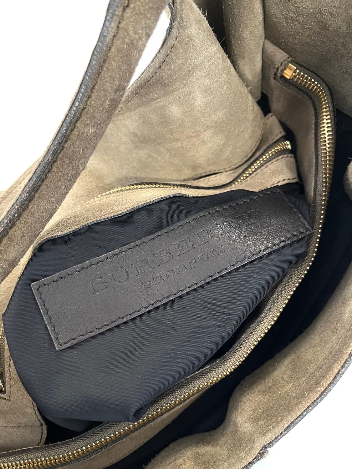 버버리 프로섬 셔링 스웨이드 레더 호보백 상품이미지6