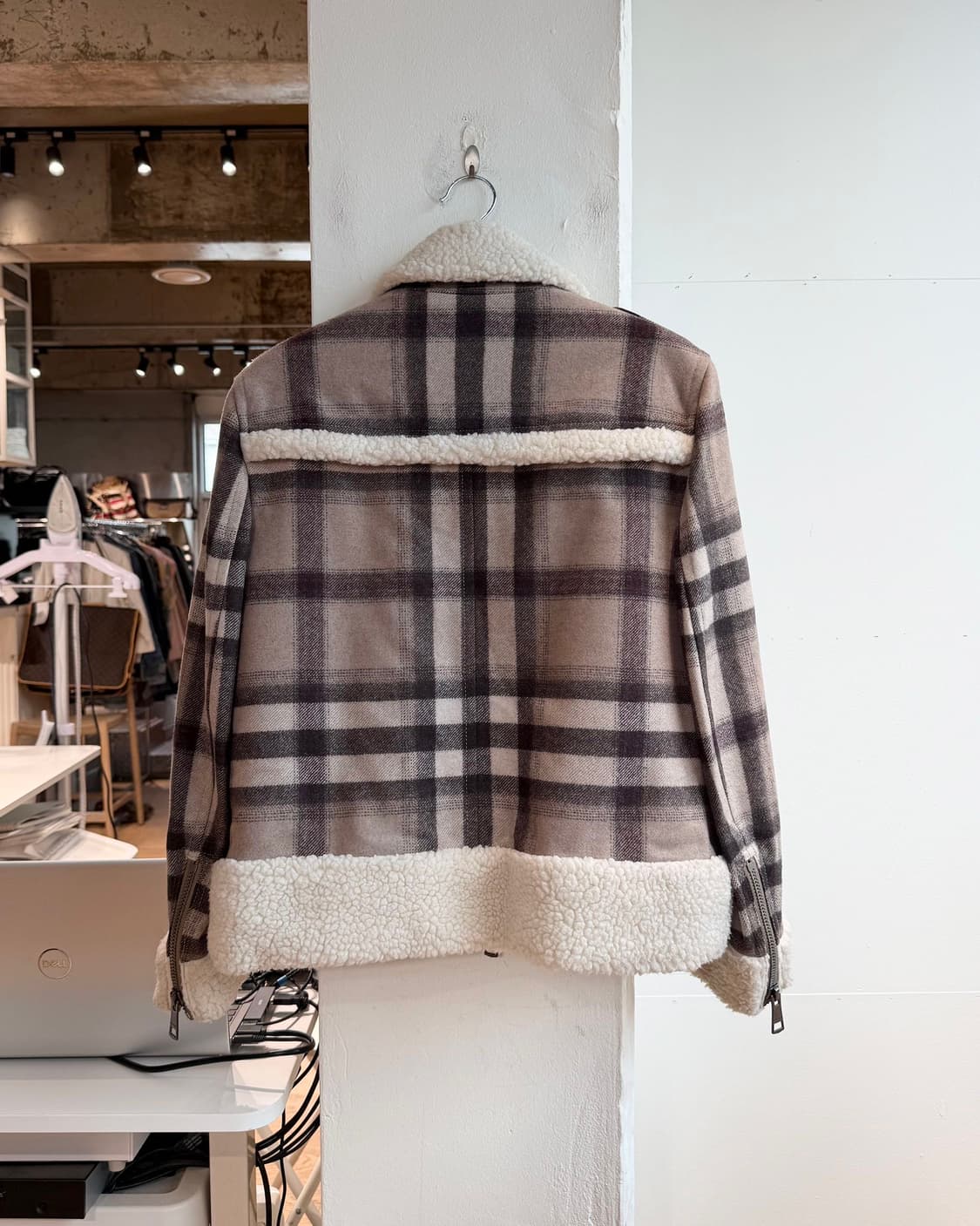 버버리 브릿 브라운 노바체크 무스탕 자켓  상품이미지7