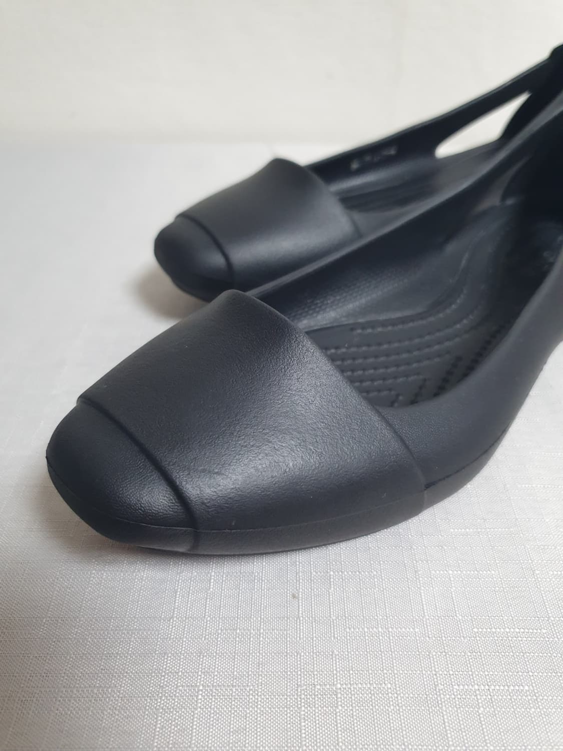 240mm 크록스 샌들 시에나 플랫 슈즈 블랙  W7 상품이미지1