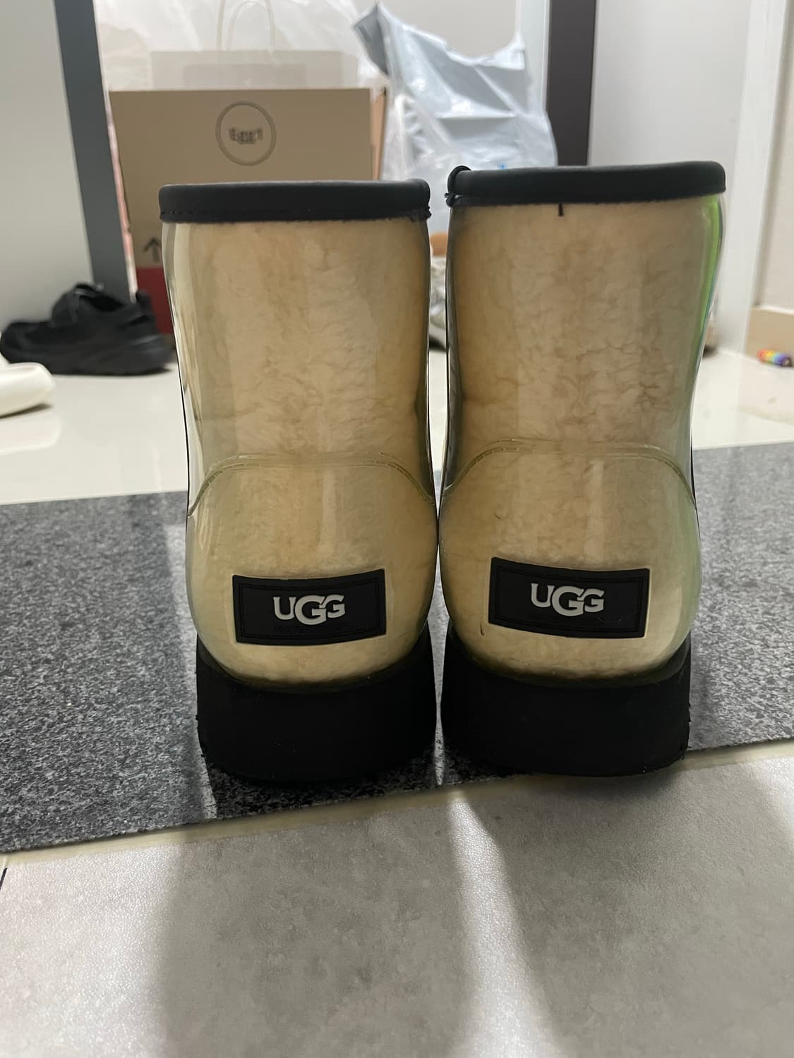 UGG 로고 그래픽 클리어 미니 부츠 상품이미지9