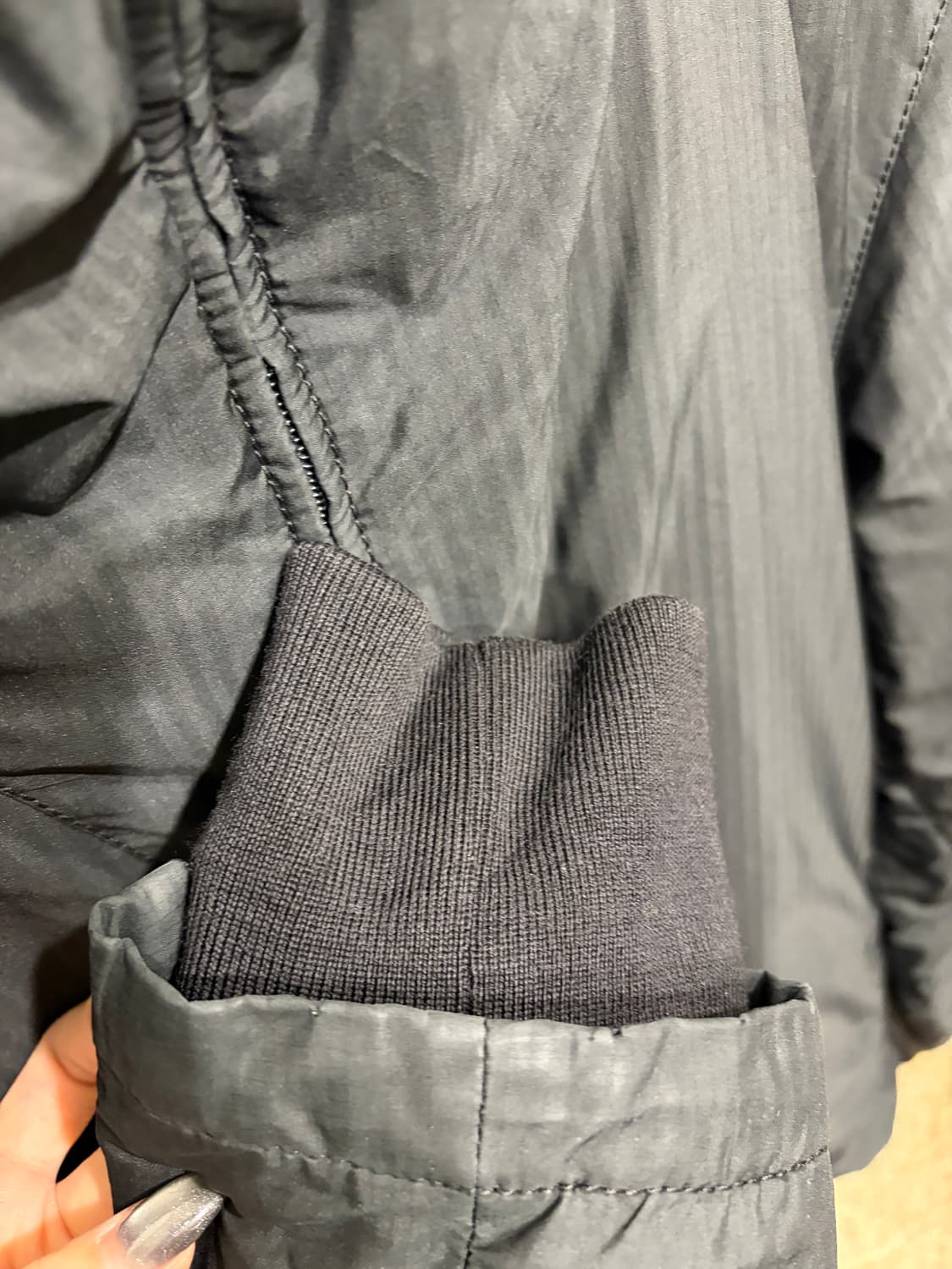 프라다 리나일론 후드 자켓 상품이미지7