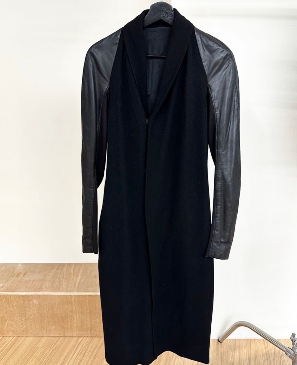 릭오웬스 블랙 레이온 레더 코트 상품이미지1