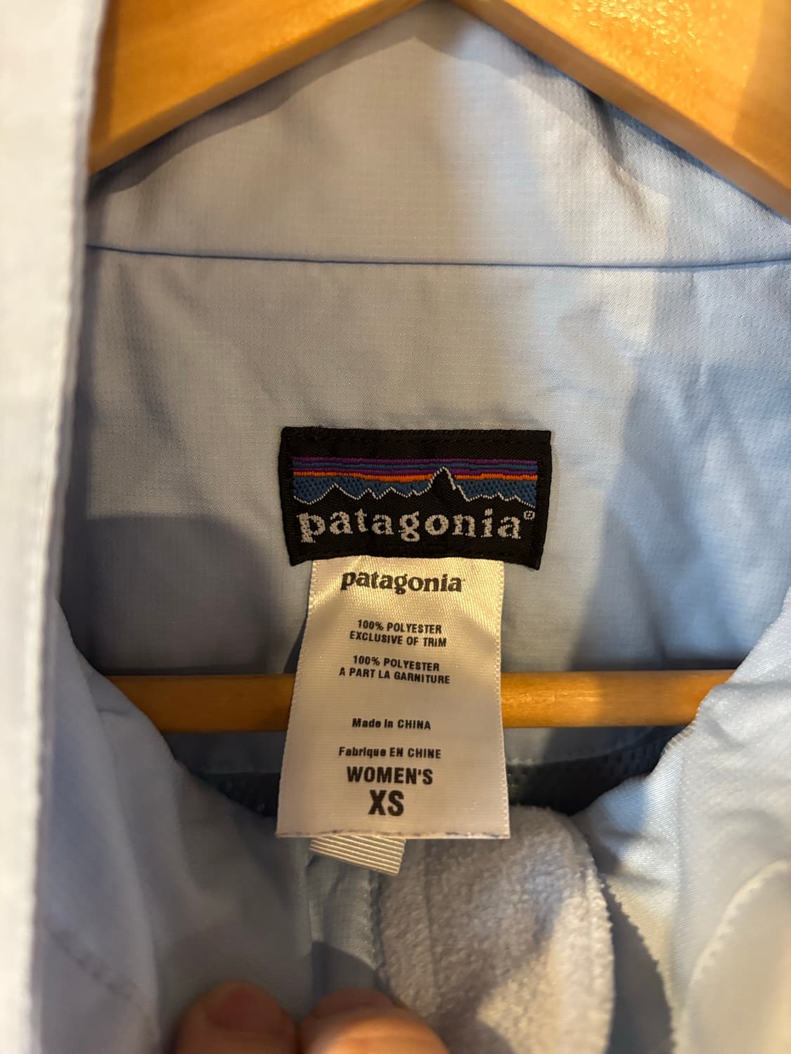 파타고니아 라이트블루 바람막이 자켓 상품이미지3