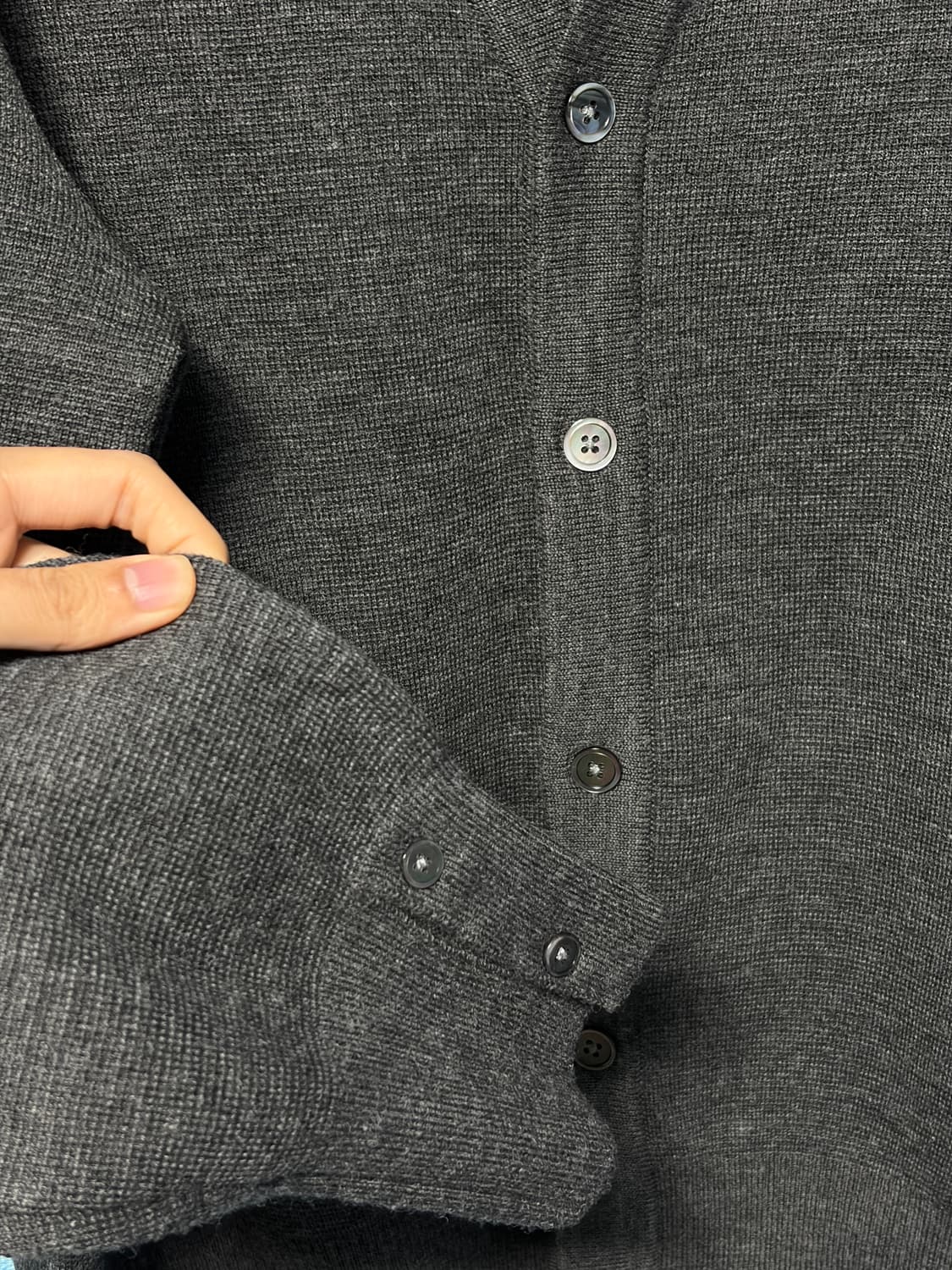 [48] 엘무드 오디너리 크롭 가디건 멀티 차콜 상품이미지2