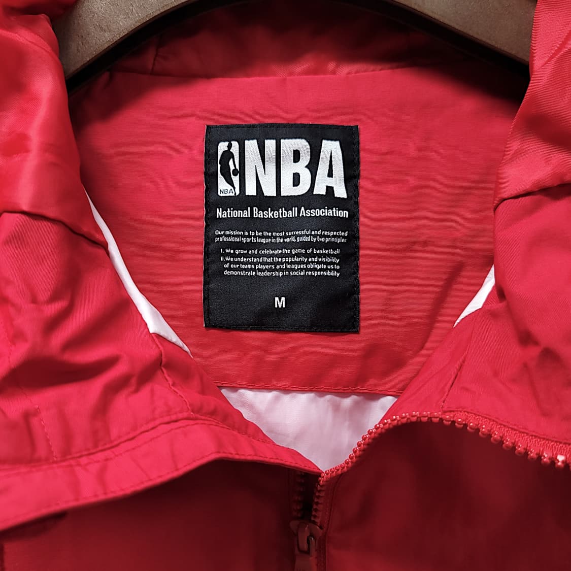 [M] NBA 시카고불스 레드&화이트 바람막이 후드아노락 상품이미지9