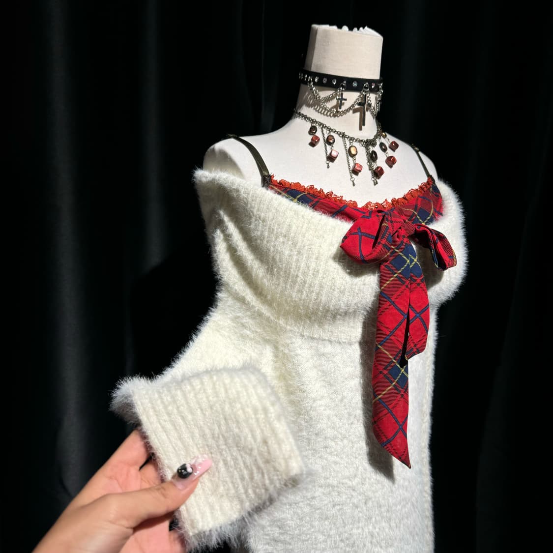 화이트 앙고라 오프숄더 상품이미지2