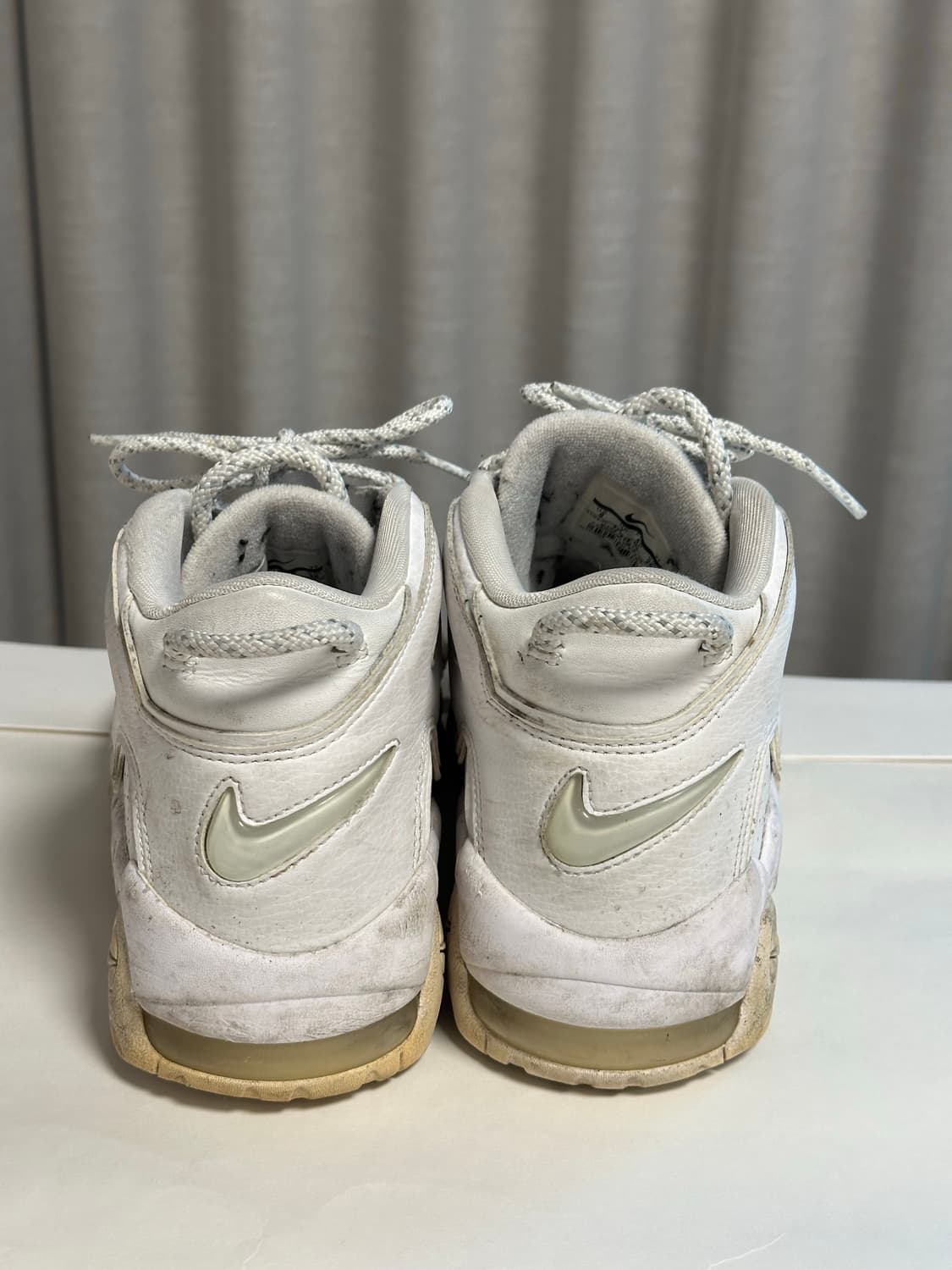 나이키 업템포 트리플 화이트 260 상품이미지4