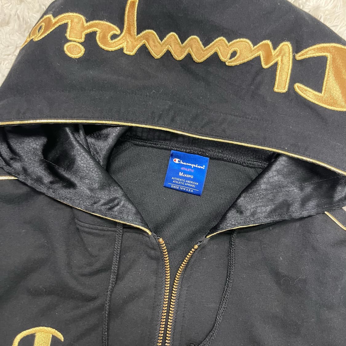 Champion black gold hood jersey 상품이미지6