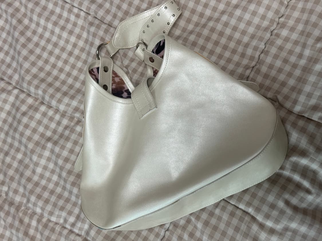 Badee HALFSTUD HOBO BAG IVORY 상품이미지4