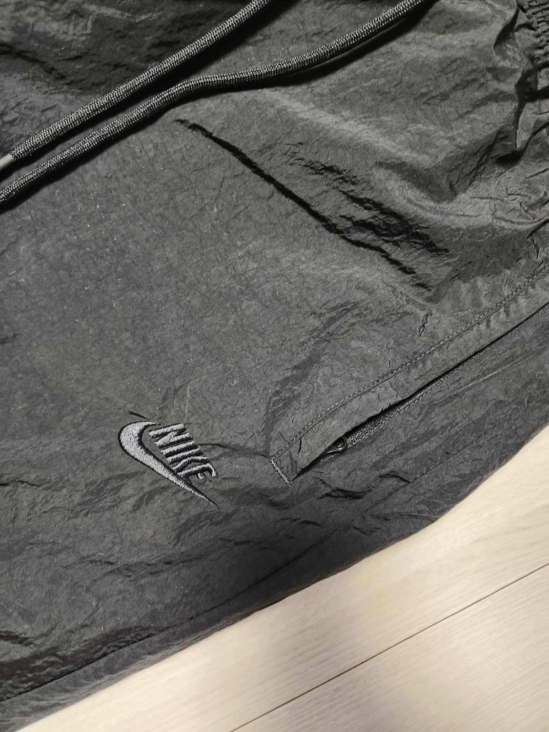 나이키 우븐 빅스우시 바람막이 블랙 트레이닝복 상L하의M 세트

상의 화 상품이미지7