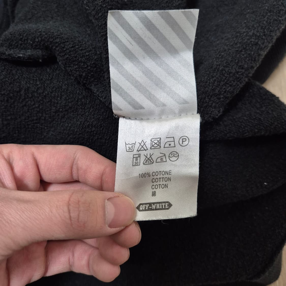 오프화이트 시그니처 디아그 애로우 패턴 프린팅 맨투맨 상품이미지8