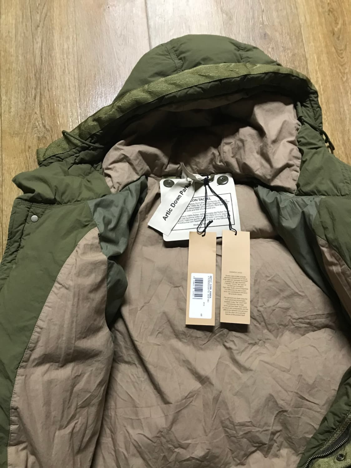 텐씨 23FW 아틱 패딩 카키 상품이미지5