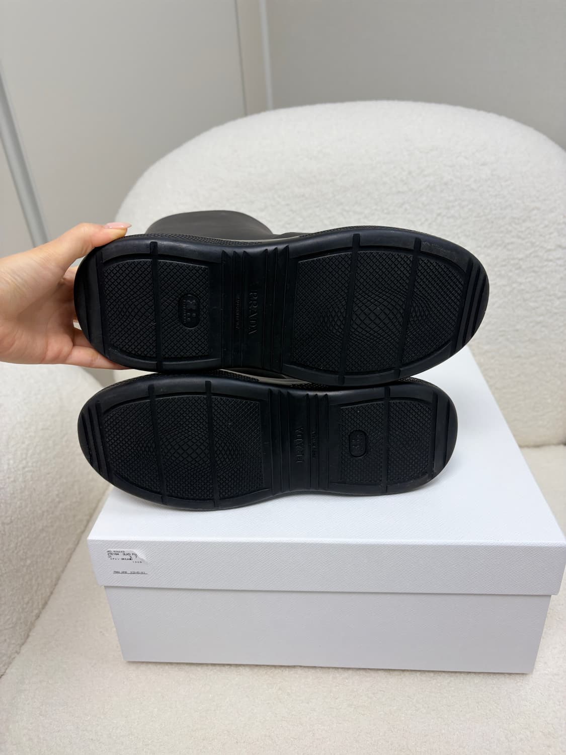 프라다 삼각 로고 러버 레인부츠 블랙 7사이즈 상품이미지8