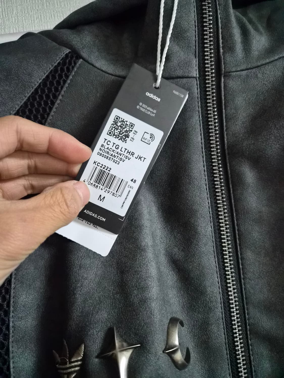 떠그클럽 x 아디다스 m size  1회착 최상급 상품이미지4