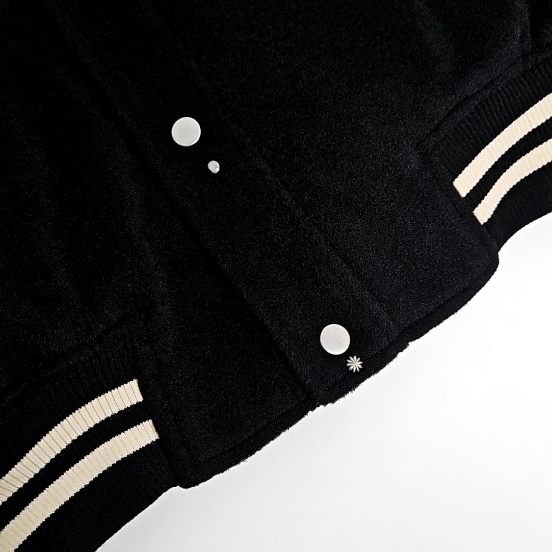 Kyne 웨스턴리벳 패딩 바시티자켓 (black) 상품이미지8