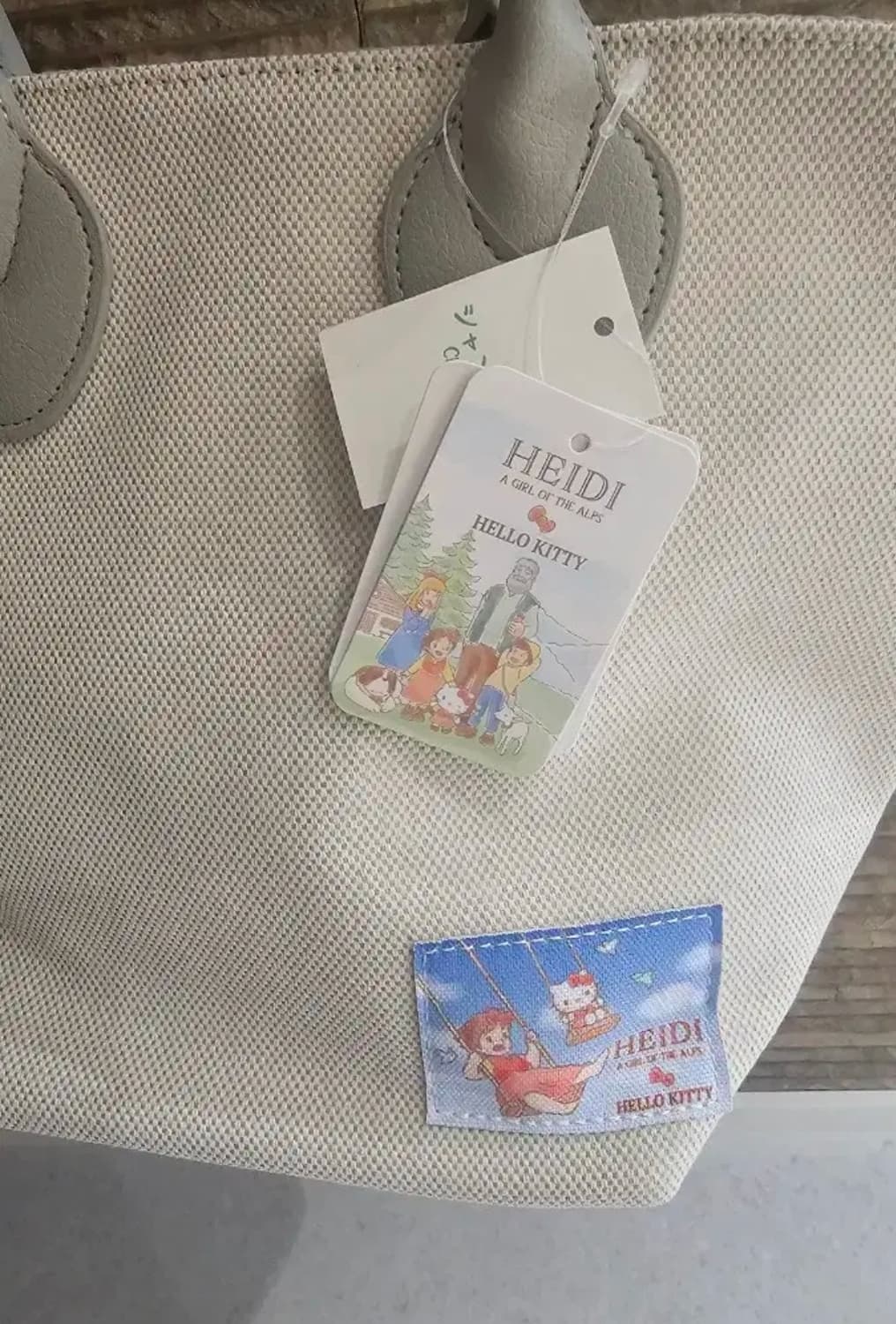 <오늘특가>HEIDI x 헬로키티 토트백 아이보리(크로스백가능) 상품이미지2