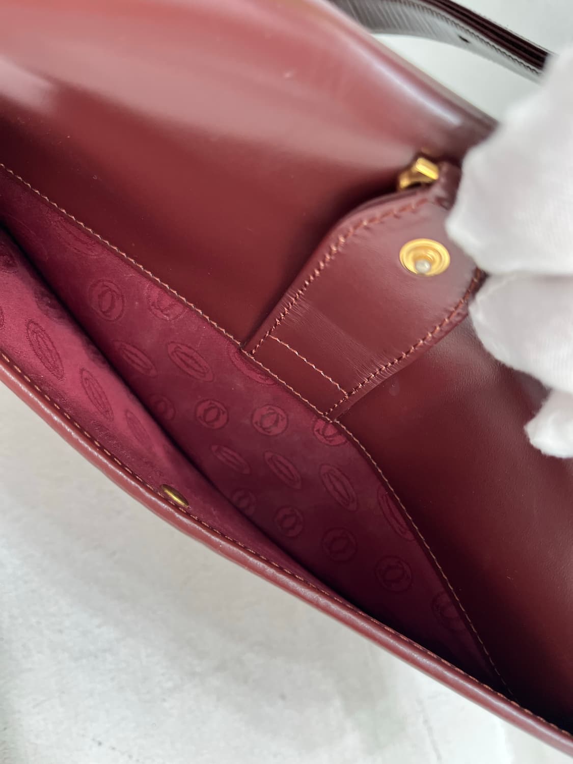 까르띠에 루비라인 반달 숄더백 버건디 상품이미지5