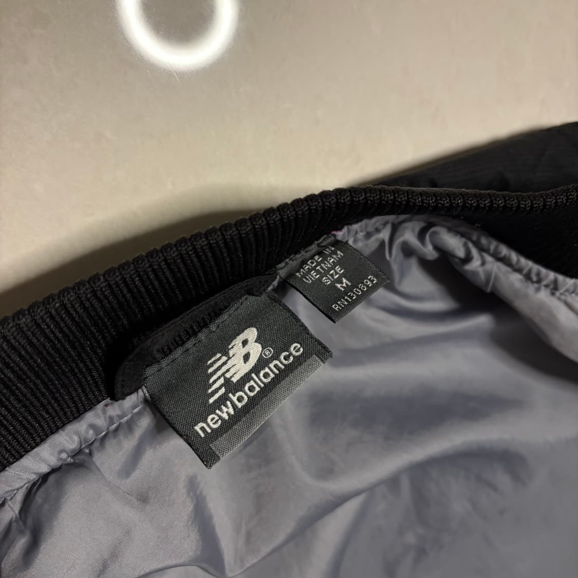 정품 뉴발란스 퀼팅 봄버 ma-1 블랙 집업 자켓 점퍼 상품이미지9