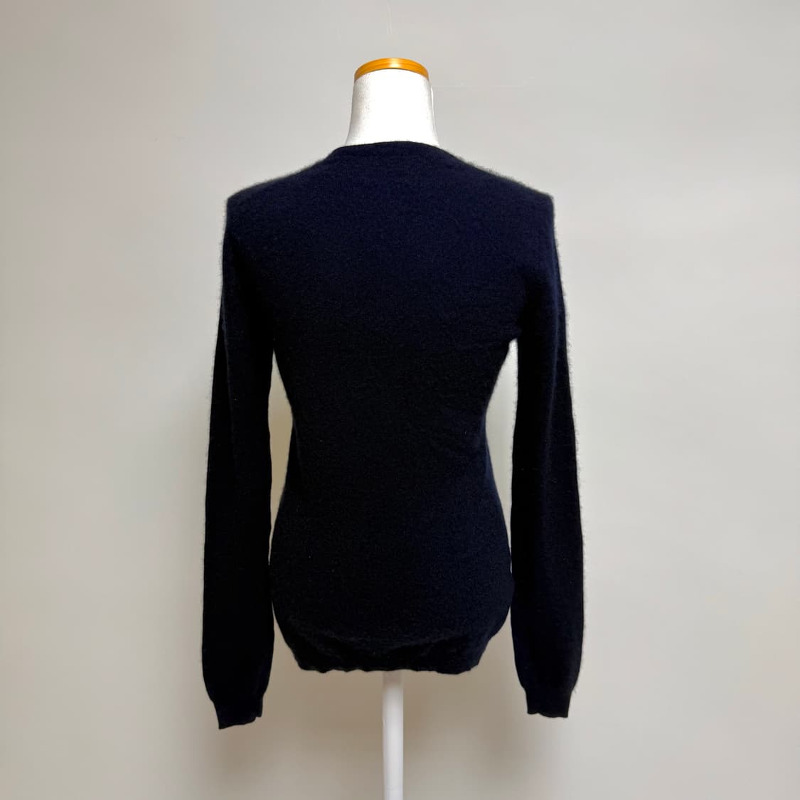 [캐시미어 100%] 유니클로 네이비 브이넥 니트 M 상품이미지4