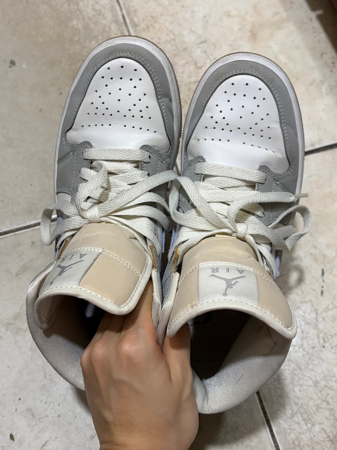 나이키 조던1 미드 울프그레이 235 판매 상품이미지2