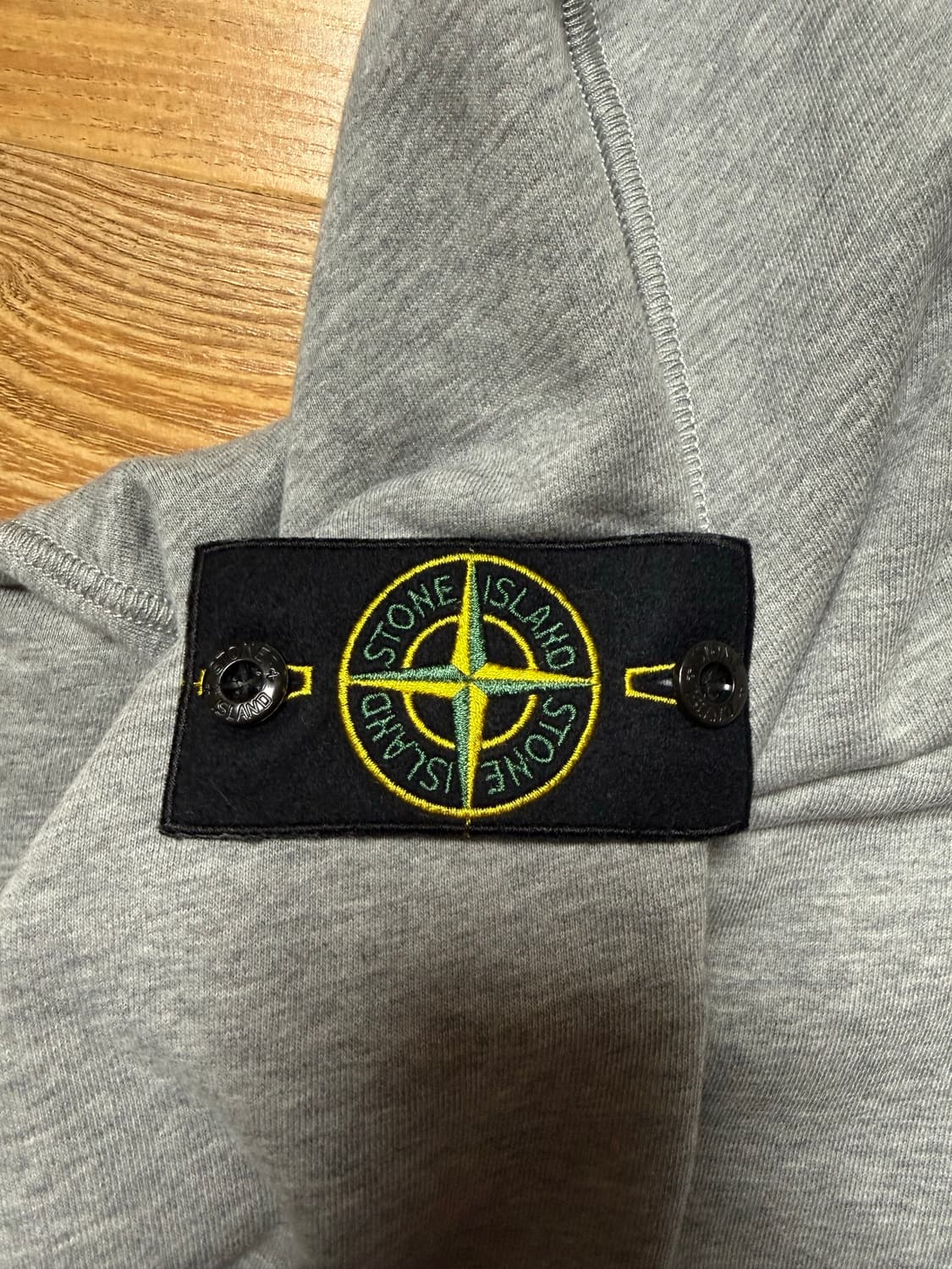 [XXL]스톤아일랜드 맨투맨 24SS 상품이미지3