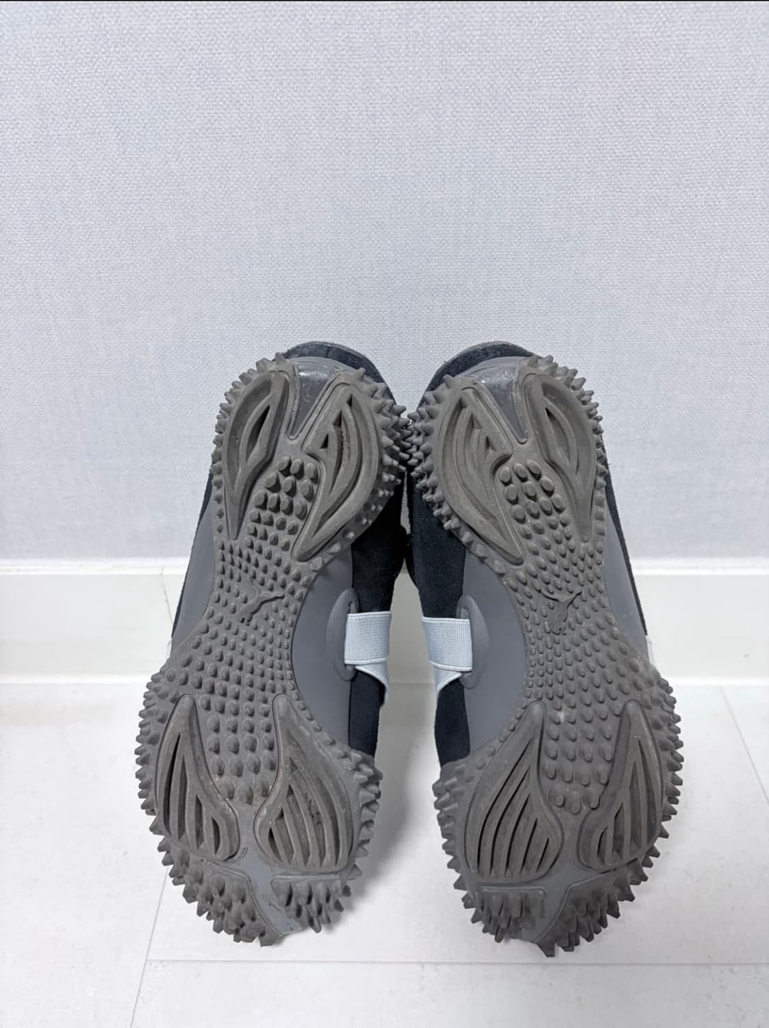 푸마 산산기어 모스트로 플랫 다크 그레이 240 상품이미지5